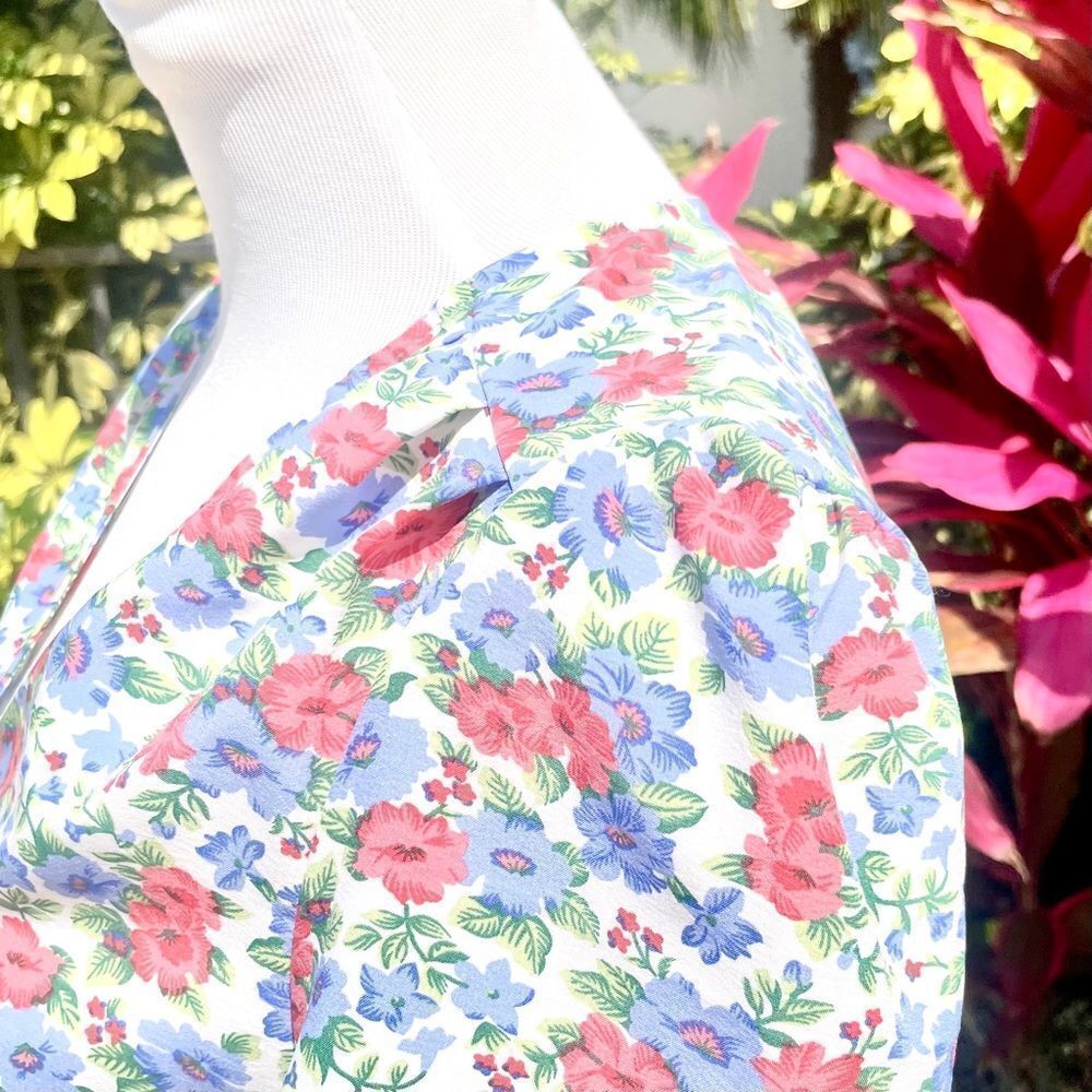 Code Mode Wrap Around Crop Top - Picture 4 of 9